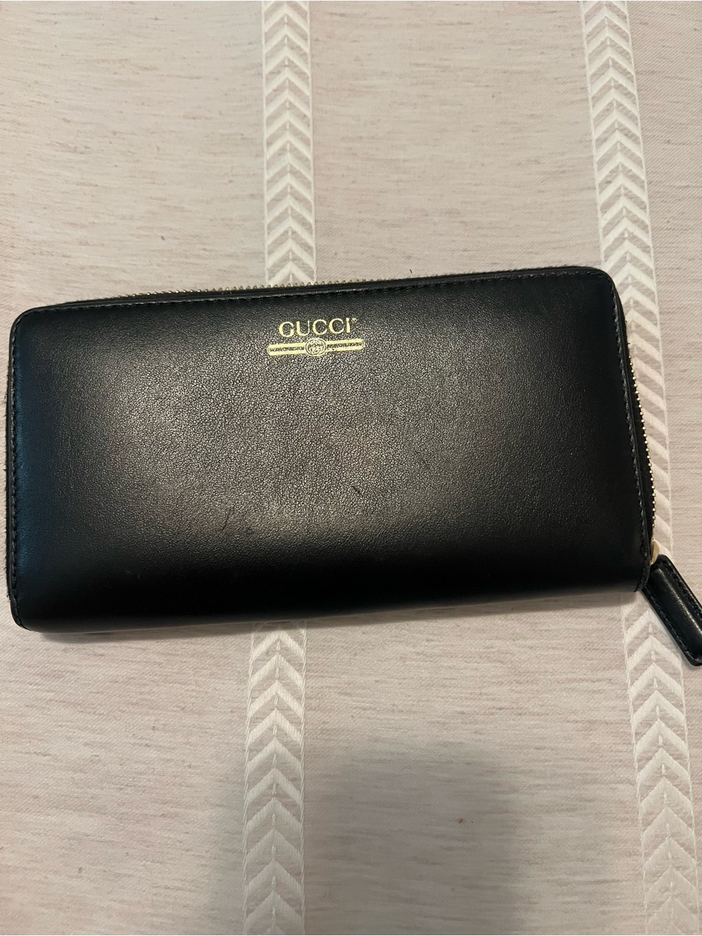 Gucci Black Leather Zip Wallet with Gold Logo